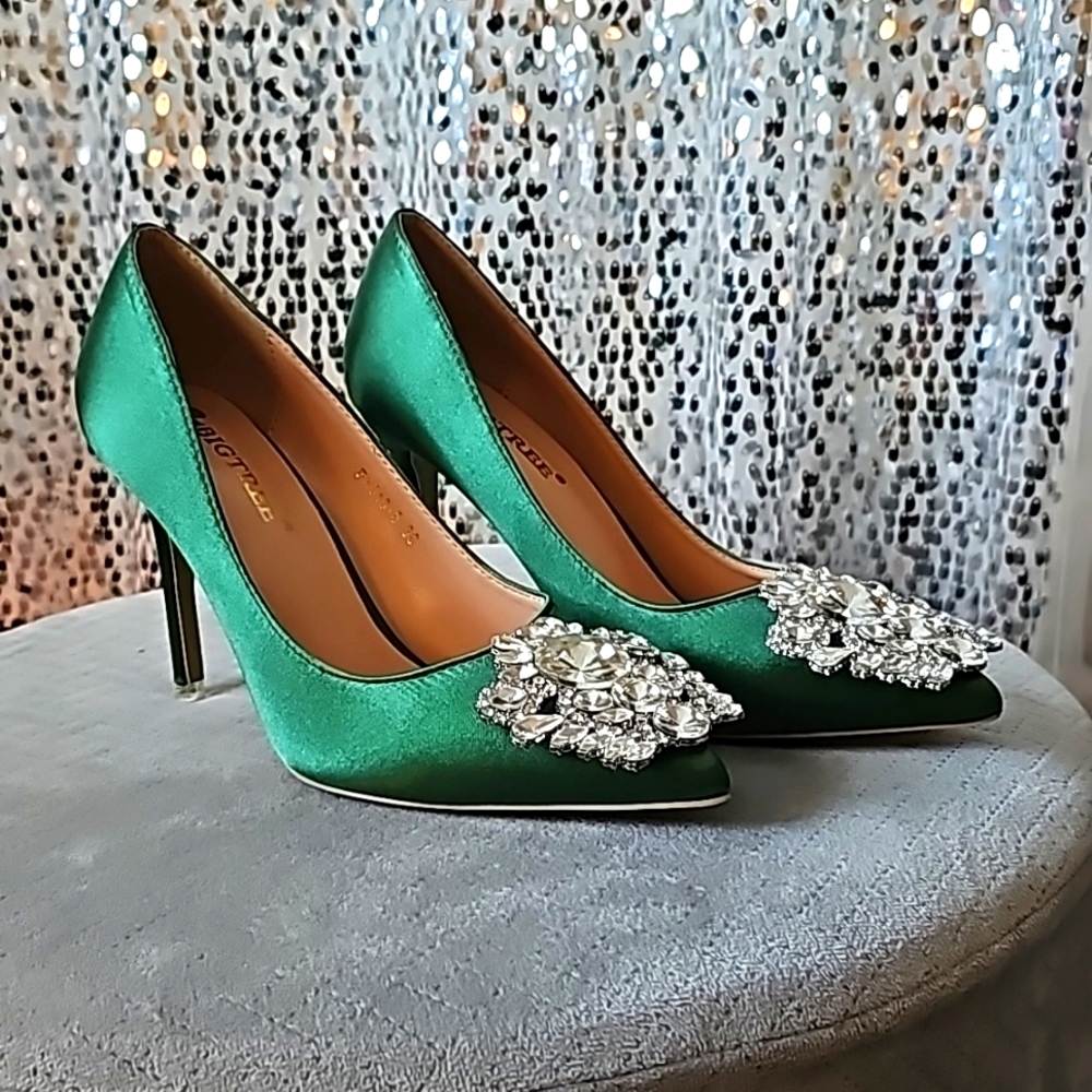 Kelly Green Pumps w/ rhinestone medallions